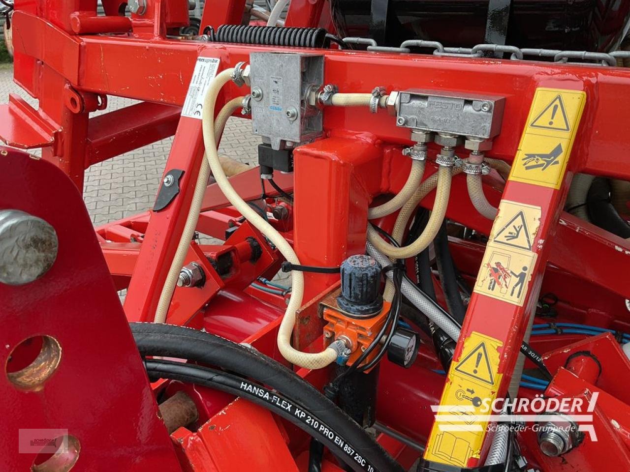 Gülleselbstfahrer of the type Evers STRIP TILL | GARANNO BI-GPS 8 R62, Gebrauchtmaschine in Wildeshausen (Picture 16)